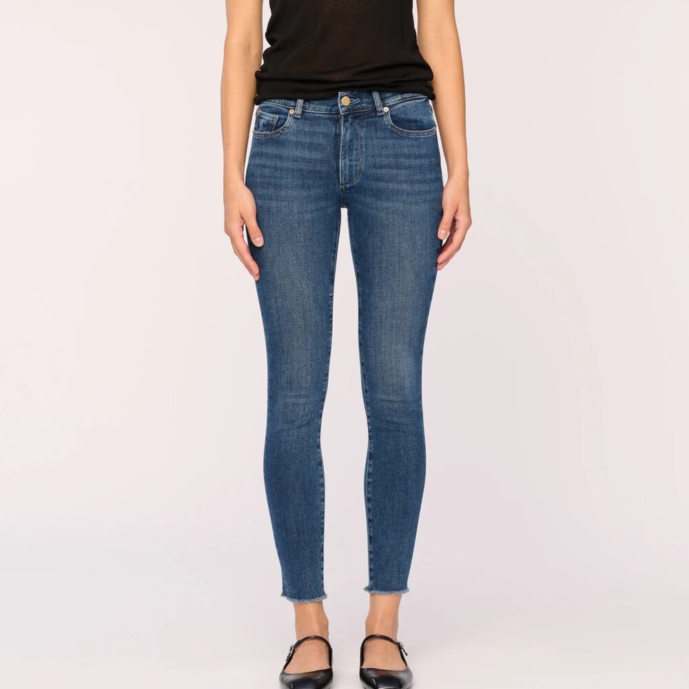 DL1961 "Grace" Hi-Rise Straight, Skinny Jeans with 4-Way Stretch - size 26